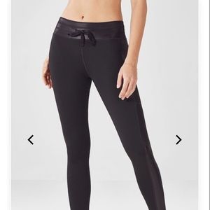 NWT Fabletics Salar Statement Powerhold 7/8 ✨